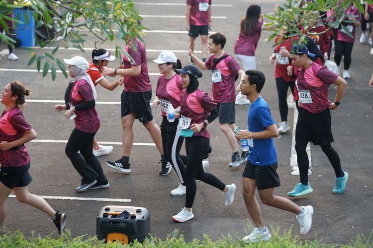 Race photo from Assurance Fun Run 2024