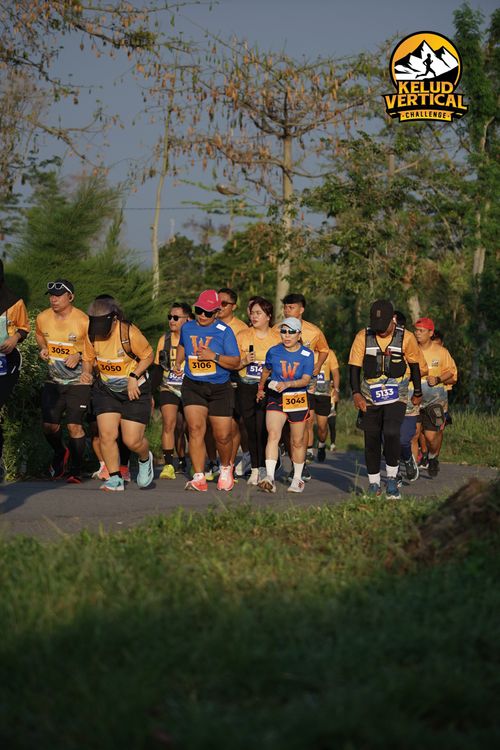 Race photo from Kelud Vertical Challenge 2024