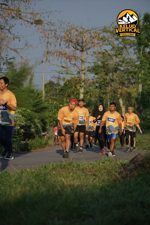 Race photo from Kelud Vertical Challenge 2024