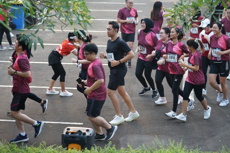 Race photo from Assurance Fun Run 2024