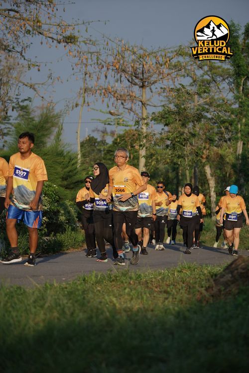 Race photo from Kelud Vertical Challenge 2024