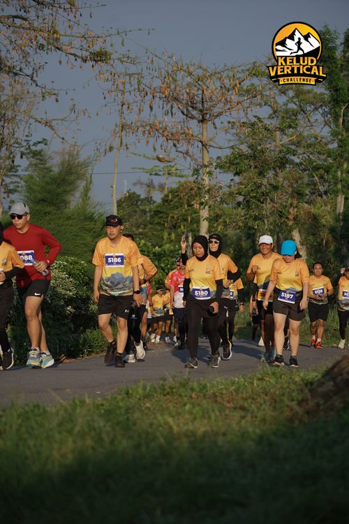 Race photo from Kelud Vertical Challenge 2024