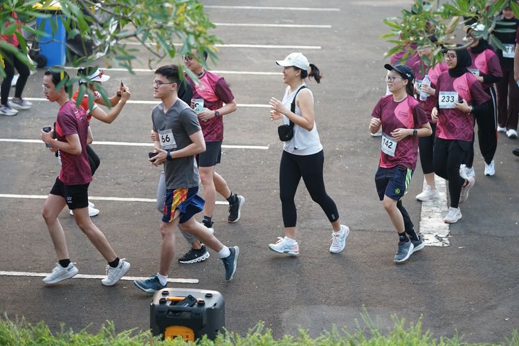 Race photo from Assurance Fun Run 2024