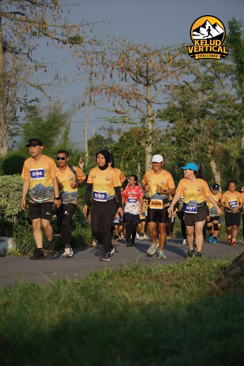 Race photo from Kelud Vertical Challenge 2024