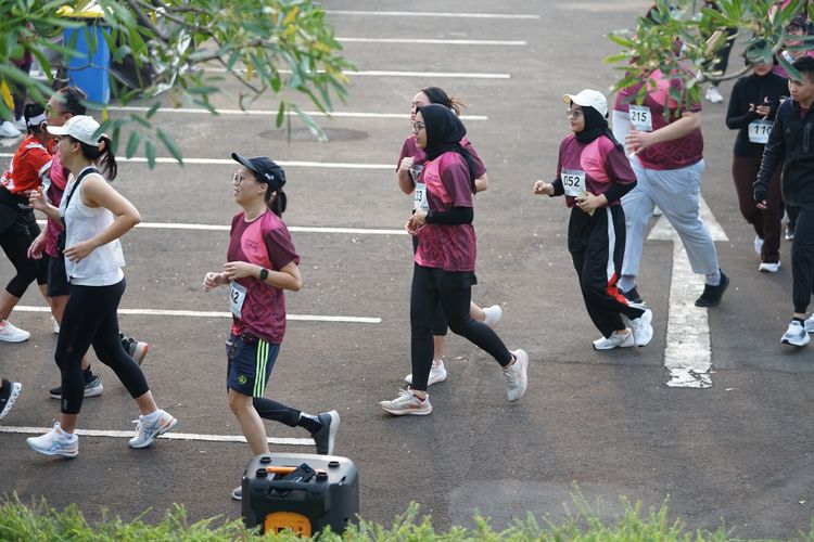 Race photo from Assurance Fun Run 2024