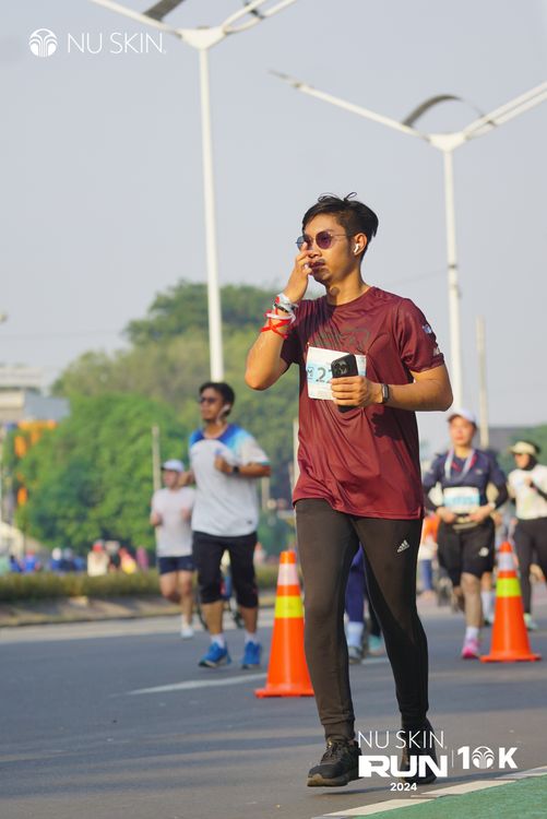 Race photo from Nu Skin Run 10K