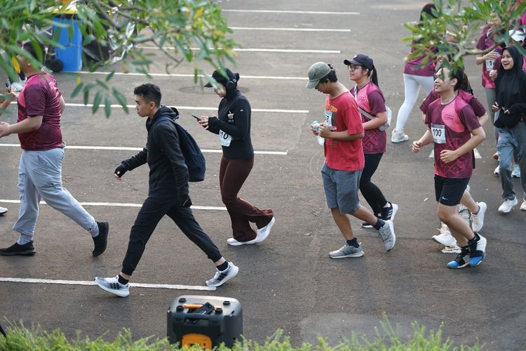 Race photo from Assurance Fun Run 2024
