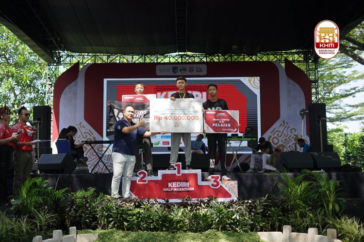 Race photo from Kediri Half Marathon 2025