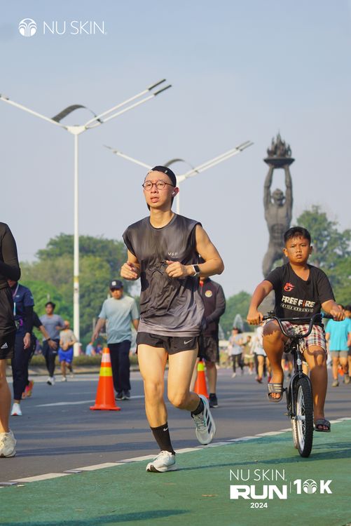Race photo from Nu Skin Run 10K