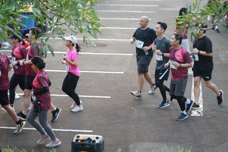 Race photo from Assurance Fun Run 2024