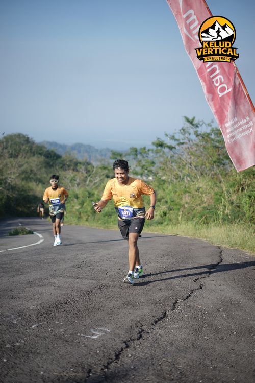 Race photo from Kelud Vertical Challenge 2024