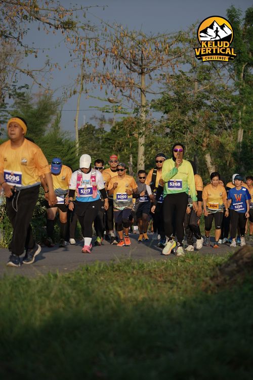 Race photo from Kelud Vertical Challenge 2024