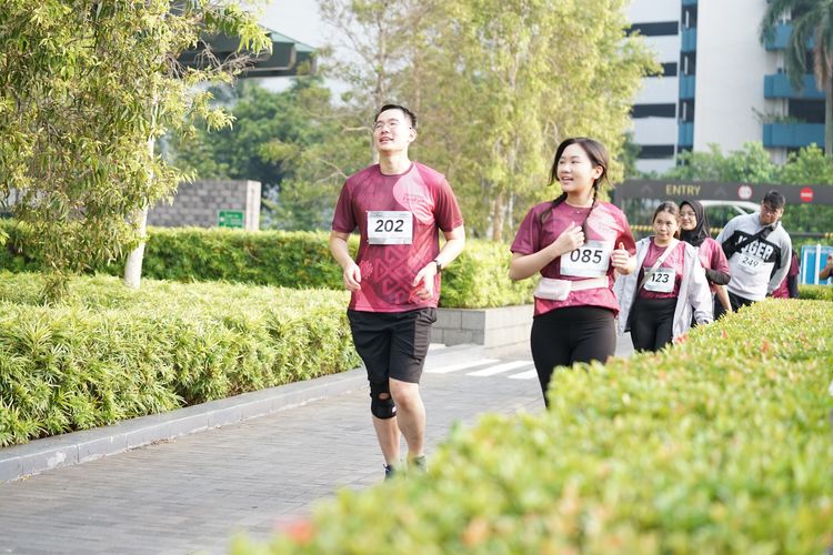 Race photo from Assurance Fun Run 2024