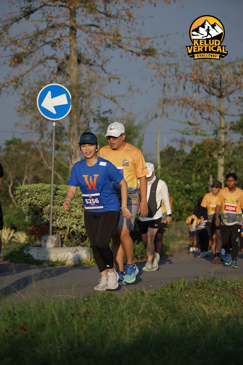 Race photo from Kelud Vertical Challenge 2024