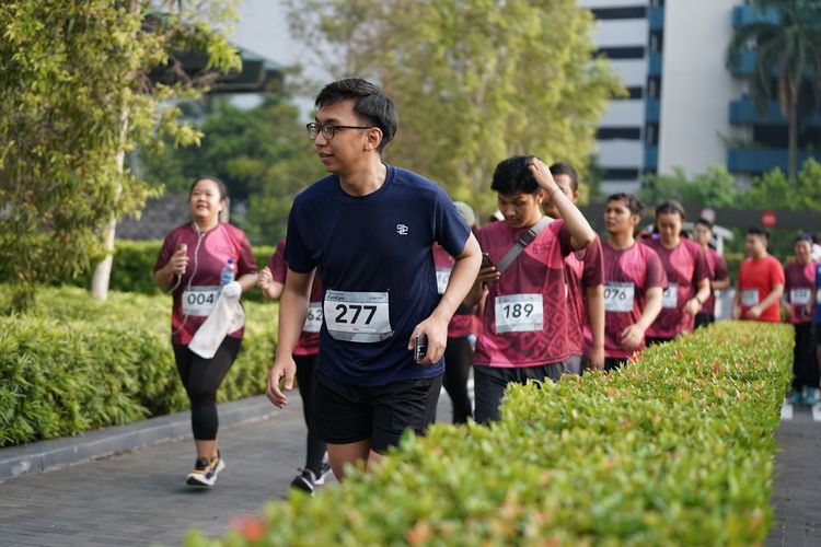 Race photo from Assurance Fun Run 2024