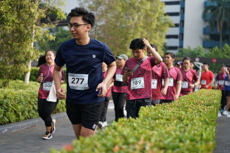 Race photo from Assurance Fun Run 2024