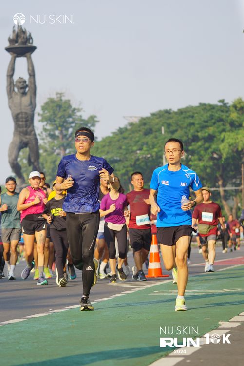 Race photo from Nu Skin Run 10K