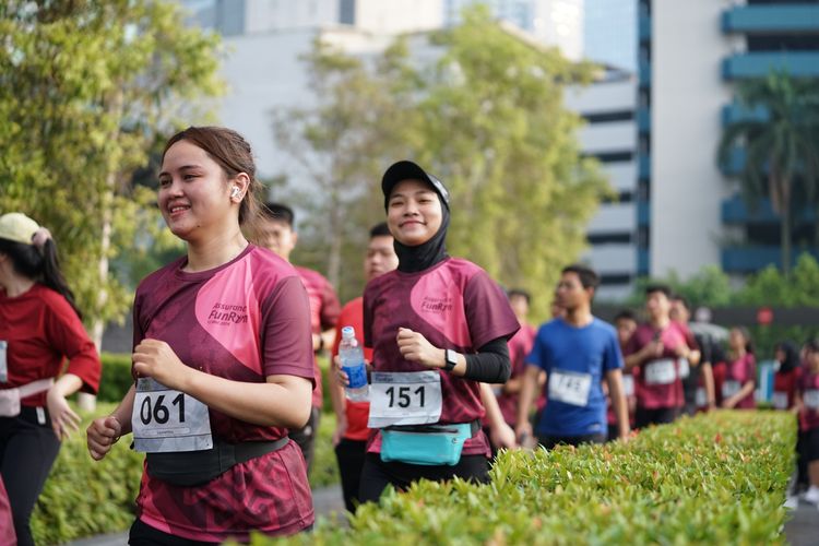 Race photo from Assurance Fun Run 2024