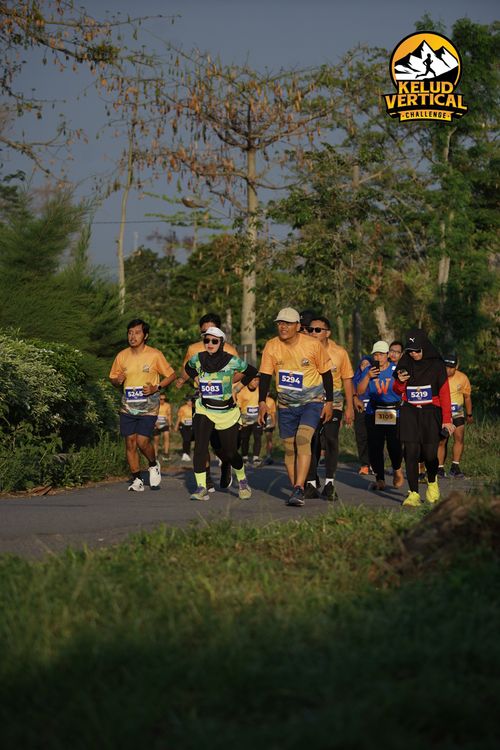 Race photo from Kelud Vertical Challenge 2024