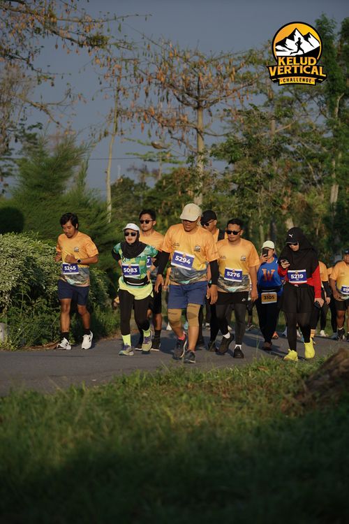 Race photo from Kelud Vertical Challenge 2024