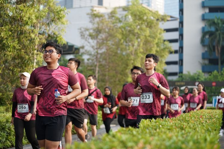Race photo from Assurance Fun Run 2024