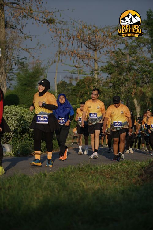Race photo from Kelud Vertical Challenge 2024