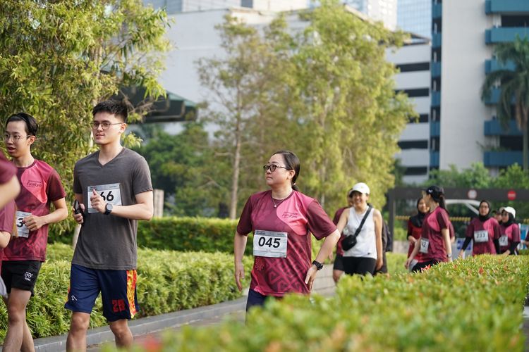 Race photo from Assurance Fun Run 2024