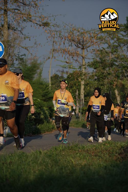 Race photo from Kelud Vertical Challenge 2024