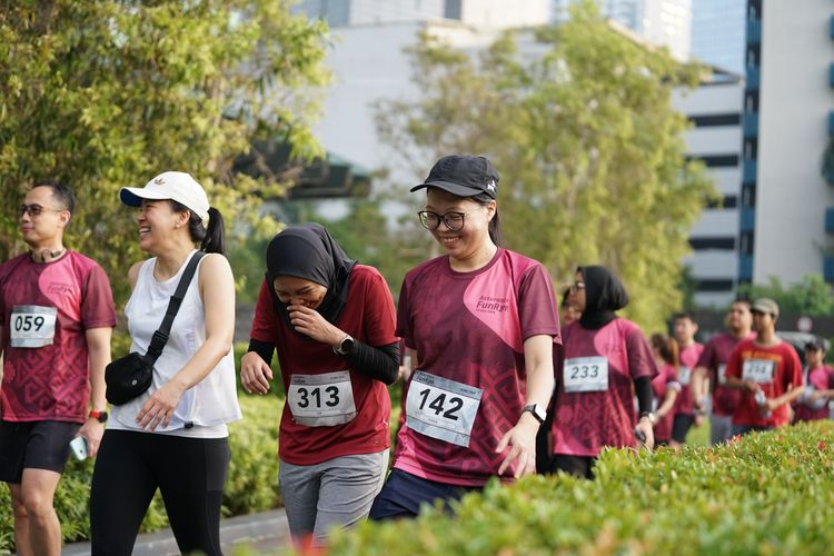Race photo from Assurance Fun Run 2024