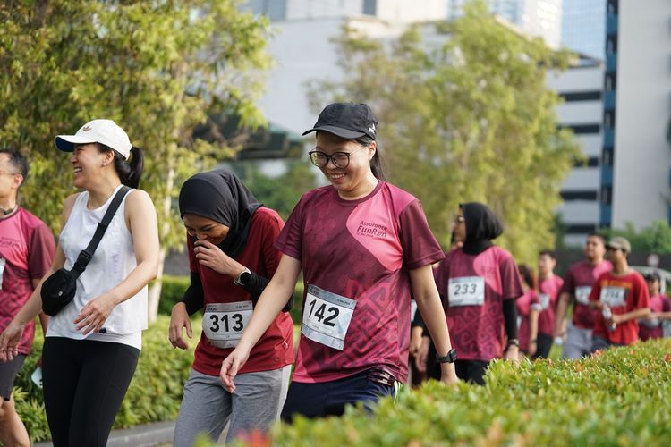 Race photo from Assurance Fun Run 2024
