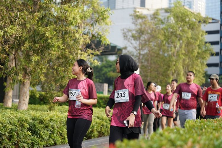 Race photo from Assurance Fun Run 2024