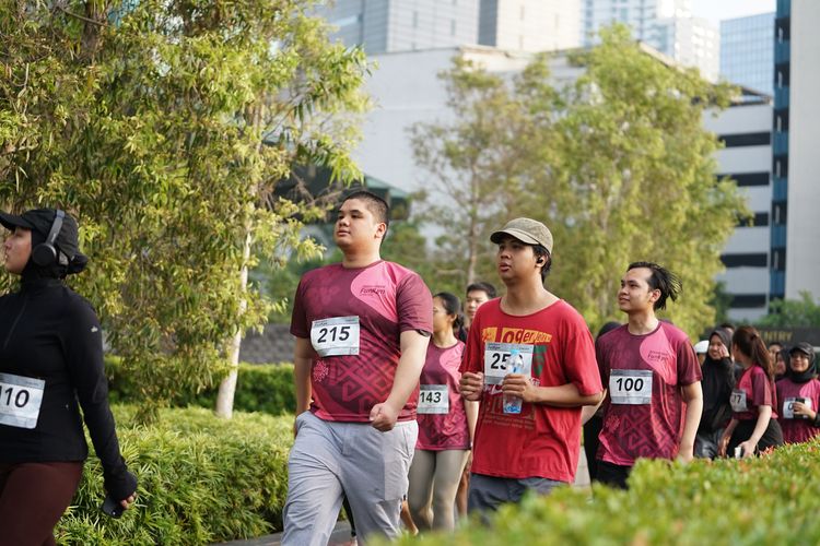 Race photo from Assurance Fun Run 2024