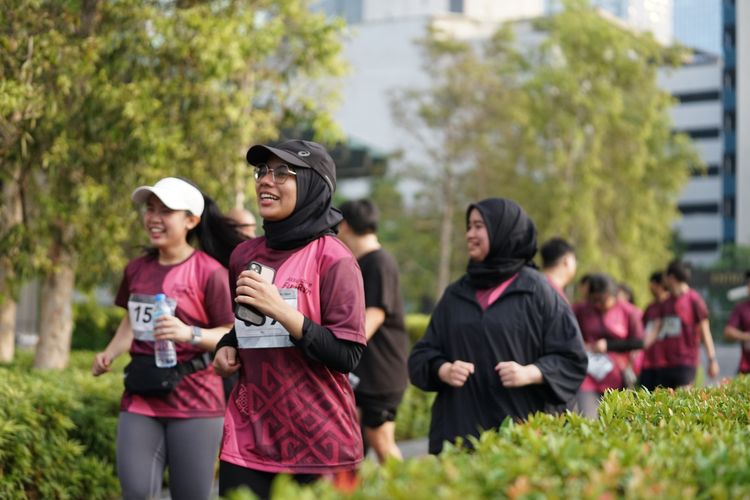 Race photo from Assurance Fun Run 2024