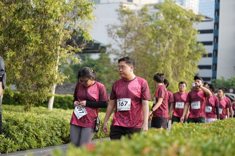 Race photo from Assurance Fun Run 2024