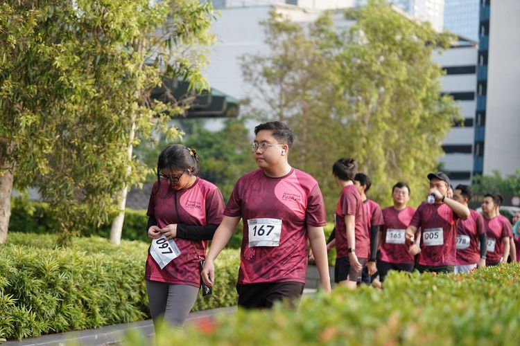 Race photo from Assurance Fun Run 2024