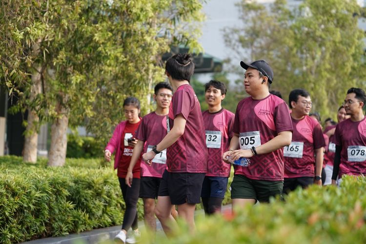 Race photo from Assurance Fun Run 2024