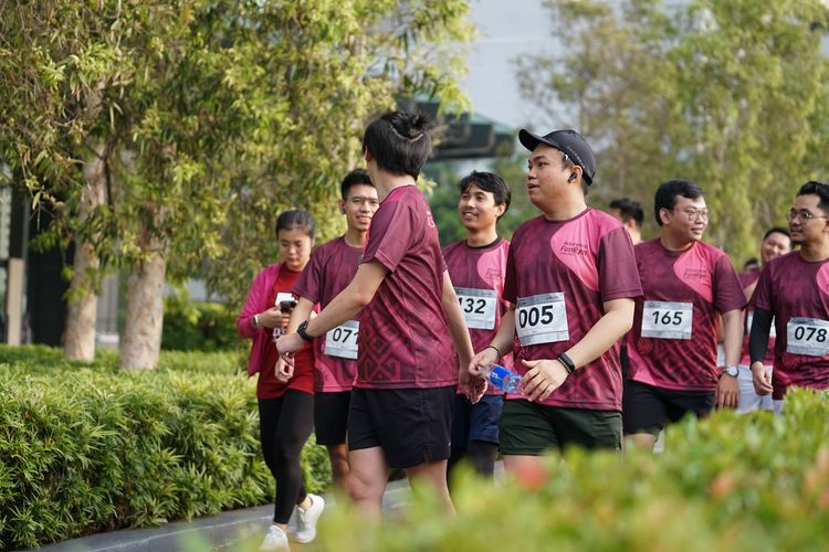 Race photo from Assurance Fun Run 2024
