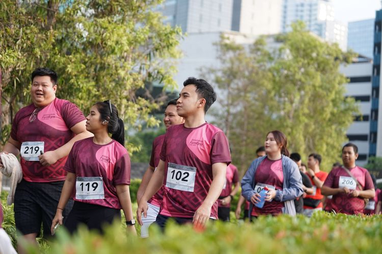Race photo from Assurance Fun Run 2024