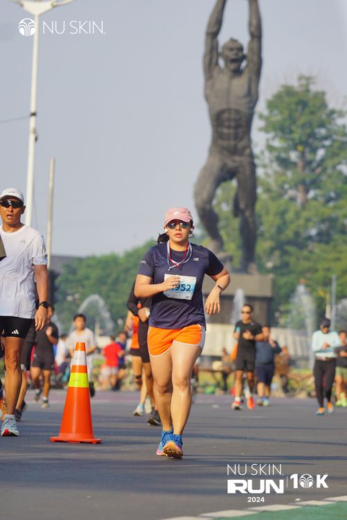 Race photo from Nu Skin Run 10K