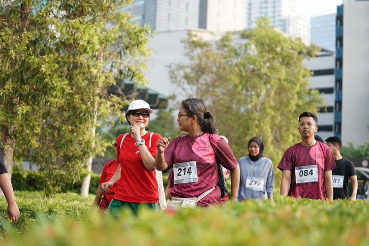 Race photo from Assurance Fun Run 2024