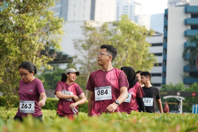 Race photo from Assurance Fun Run 2024