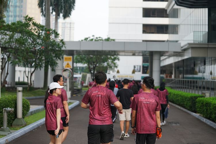 Race photo from Assurance Fun Run 2024