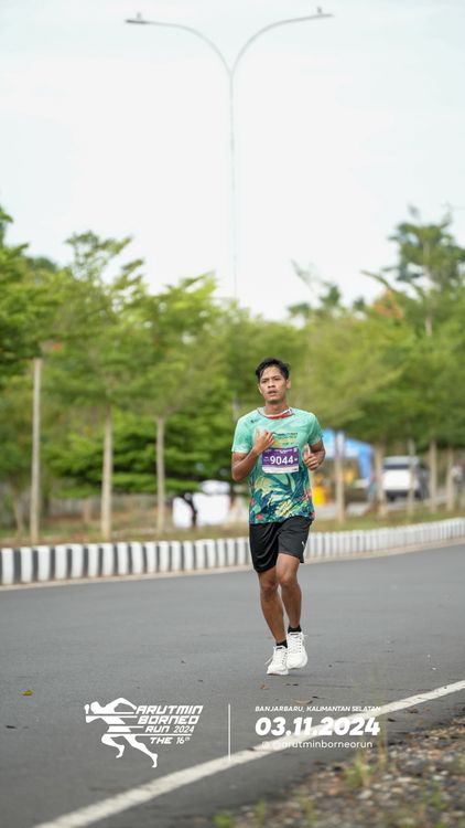 Race photo from Arutmin Borneo Run 2024