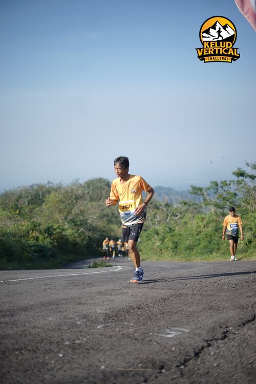 Race photo from Kelud Vertical Challenge 2024