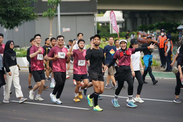 Race photo from Assurance Fun Run 2024