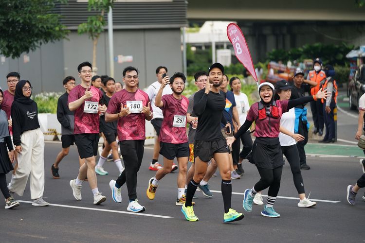 Race photo from Assurance Fun Run 2024