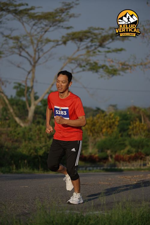 Race photo from Kelud Vertical Challenge 2024