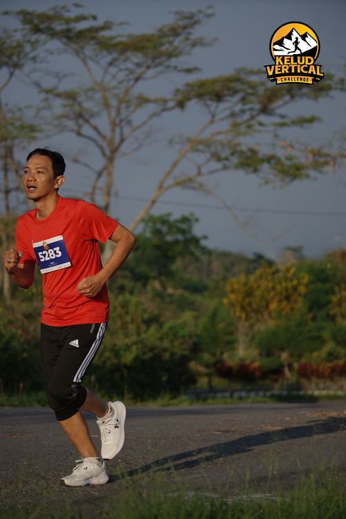 Race photo from Kelud Vertical Challenge 2024