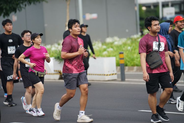 Race photo from Assurance Fun Run 2024