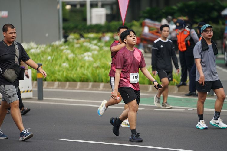 Race photo from Assurance Fun Run 2024